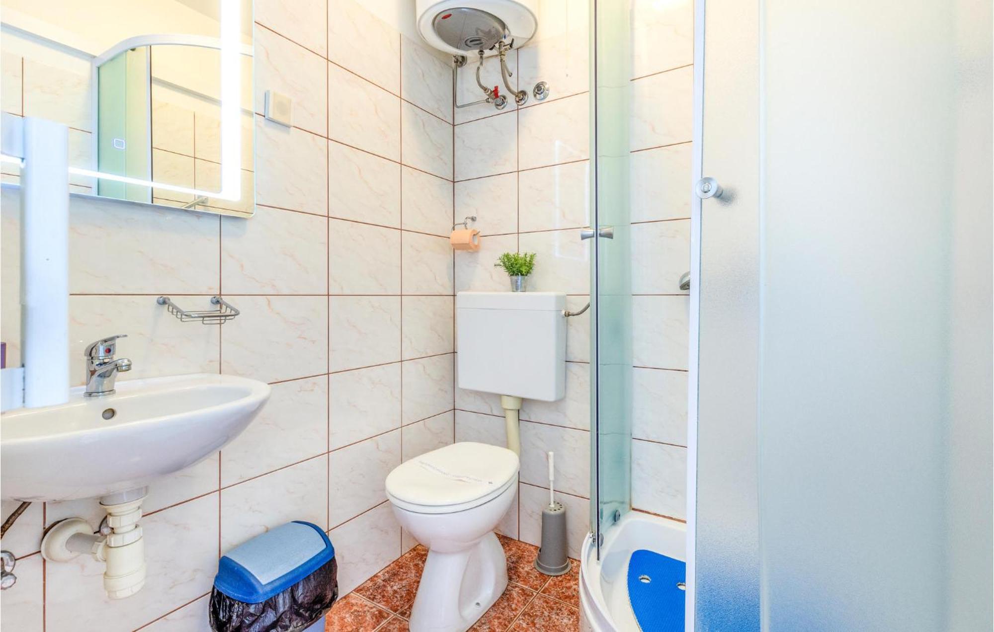 Amazing Apartment In Kastel Sucurac With Kitchen Kaštela Exteriér fotografie